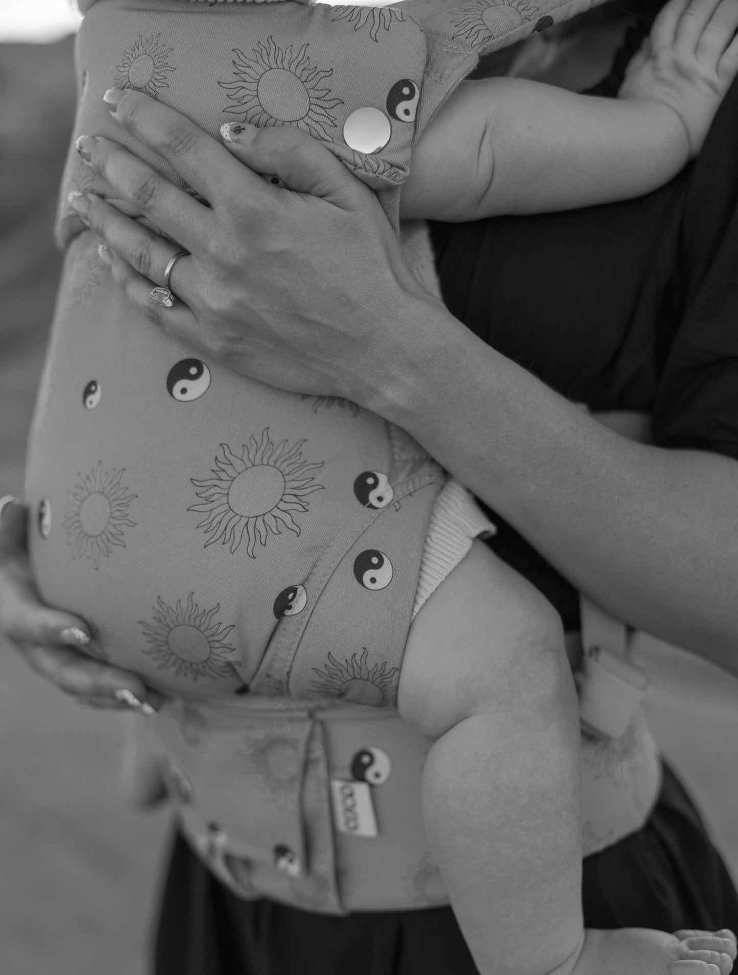 Coco Soleil-Baby Carrier With A Pocket