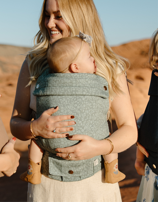 Coco Bloom – Baby Carrier With A Pocket