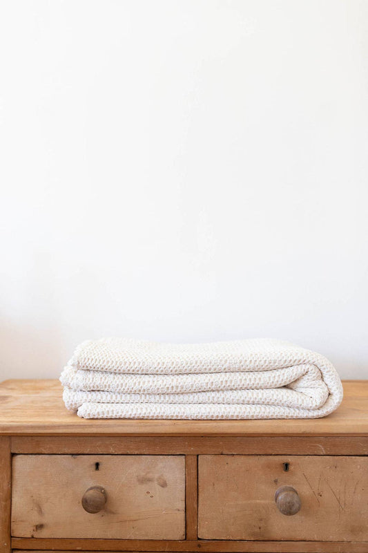 Cozy waffle blanket | twin size - milk